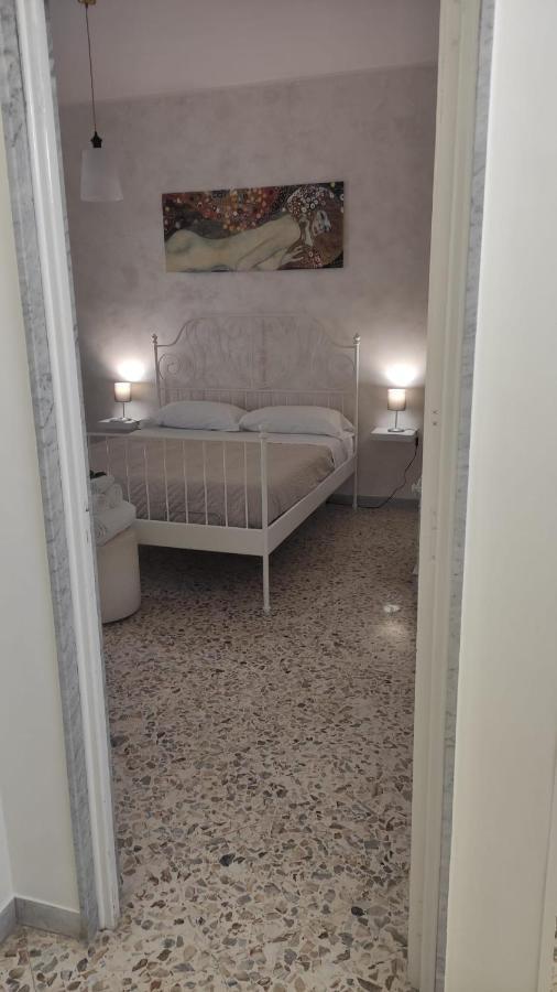 Blu House Apartment Monopoli Exterior foto