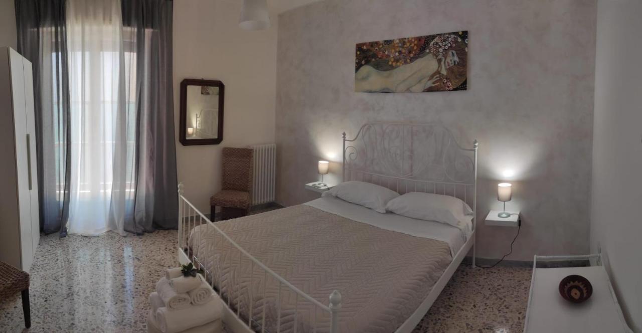 Blu House Apartment Monopoli Exterior foto